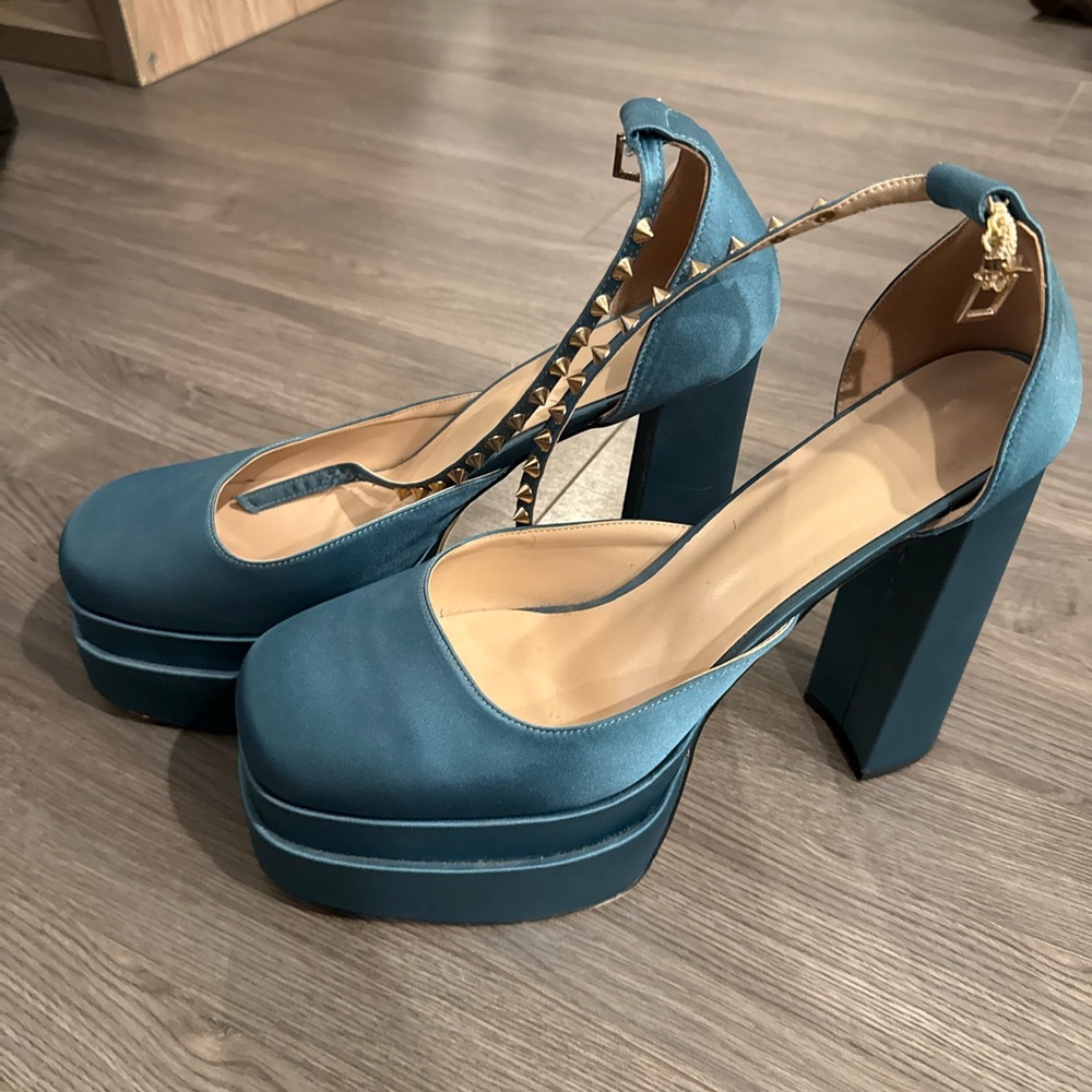 Chic Teal Platform Heels